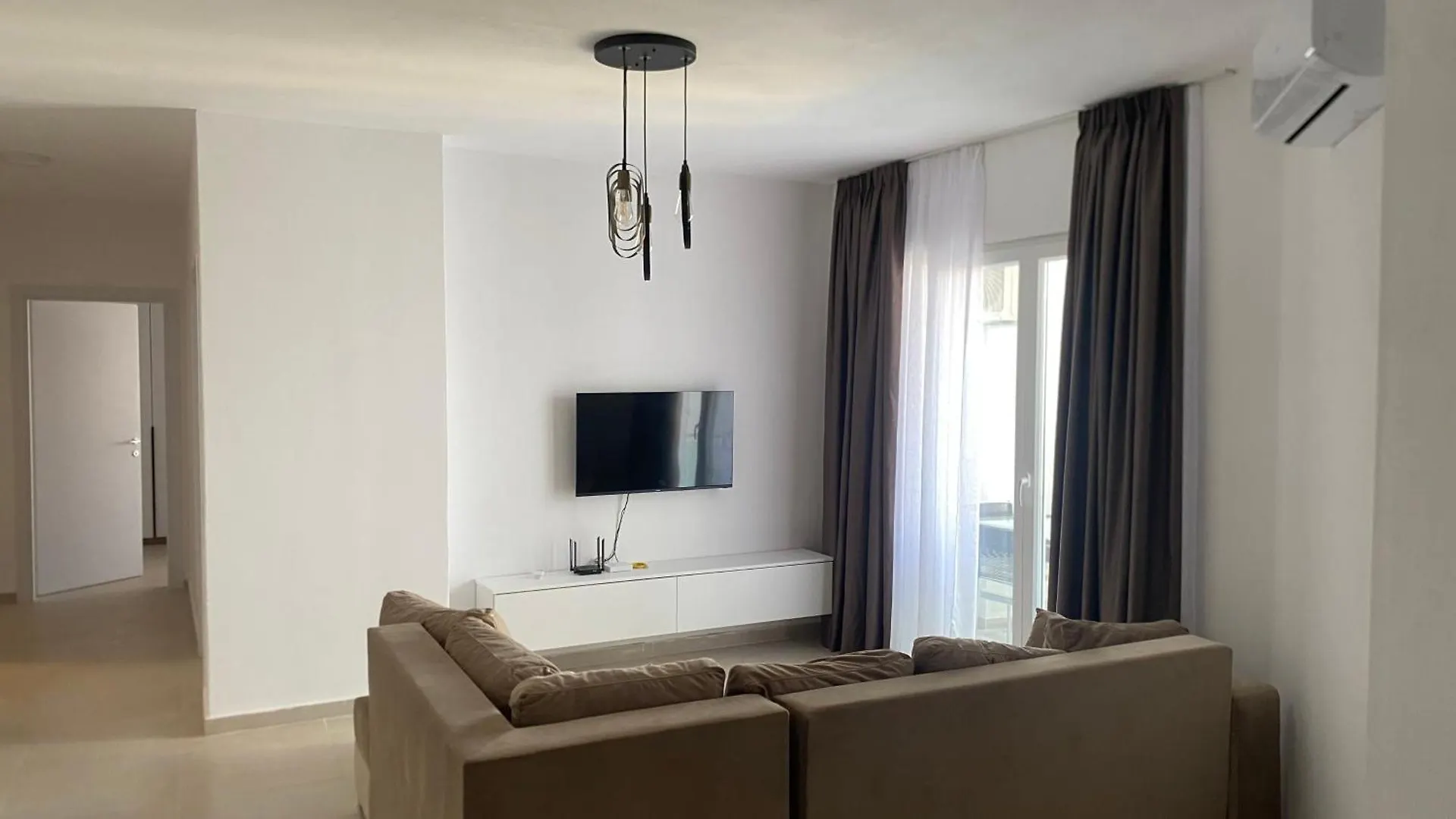 Family Retreat On The Beach By Wave Apartments Durres 0*,